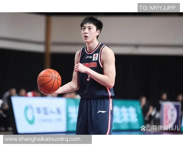 徐杰胡明轩联手发威广东后场双枪合力砍下45分16助攻展现实力